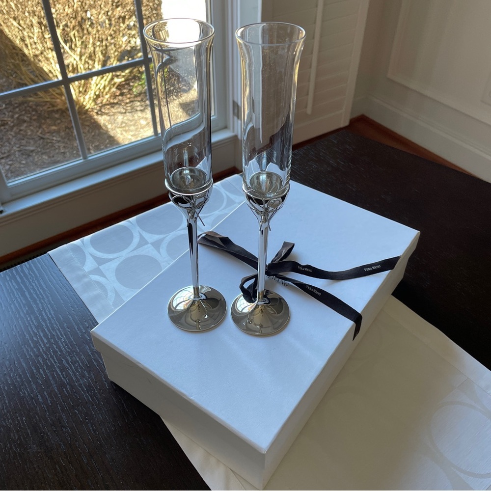 Vera Wang by Wedgwood Love Knots Toasting Flutes, Pair